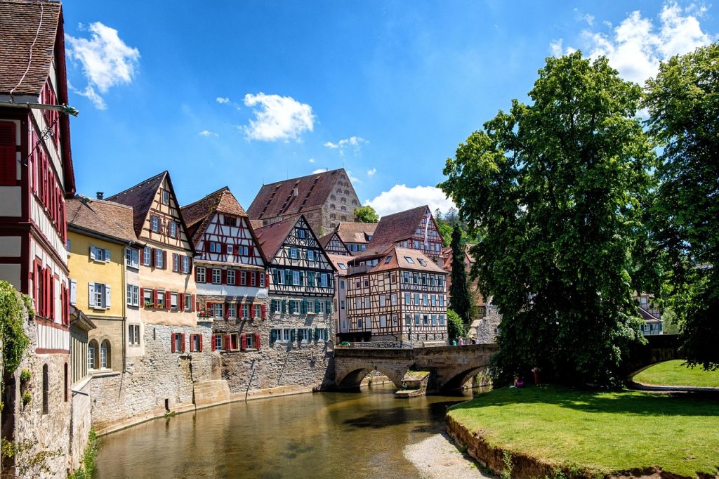 maisons à pans de bois, maisons, charpente, imeuble, architecture, nature, centre historique, historique, couler, l'eau, allemagne