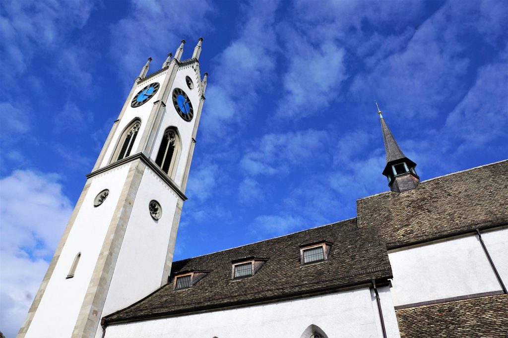 architecture, paradis, voyager, imeuble, église, religion, toit, lumière du jour, mur, ville, vieille, küsnacht, suisse, l'europe , zurich, canton, saint, culte, tourisme, dieu, baptême, mariage, fixé, maison, la fenêtre, horloge, catholique, évangélique, martin, luther, marie, jésus, traverser, nuage, le pardon, pâques, noël, pentecôte, tous les saints